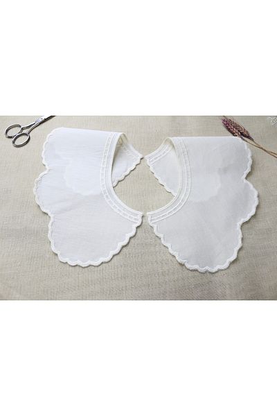 SHERLOCK HOME Vintage Cotton Scallop Collar Beige Color (2 Separate Pieces)