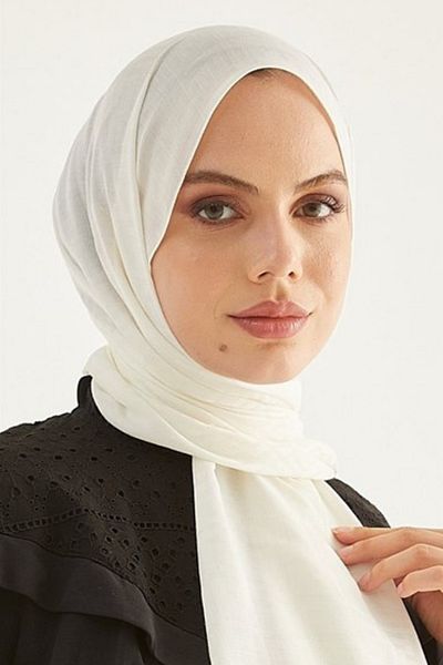 LOSYANA Silky Cotton Jacquard F Pattern Shawl Ecru
