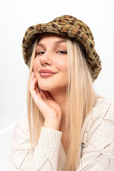 Saria Moda Leopard Pattern Plush Bucket Hat