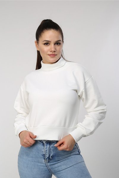 Neslice in İstanbul Women's Ecru Turtleneck Crop Sweat