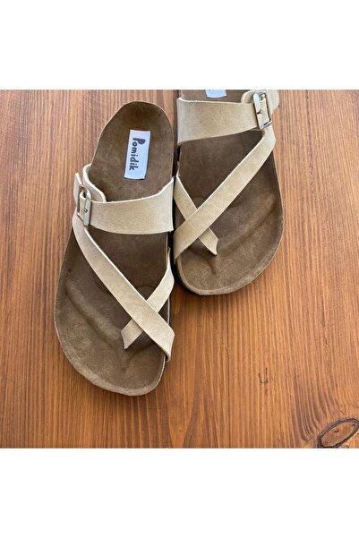 Pomidik شبشب صيفي نسائي من جلد نوبوك باللون البيج