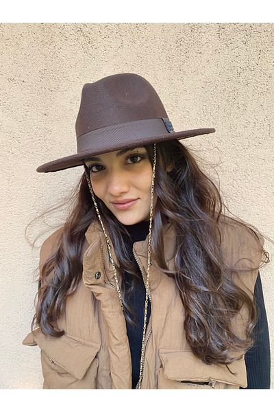 laviyonsa Cowboy Felt Fedora Hat with Detachable Chain Accessory