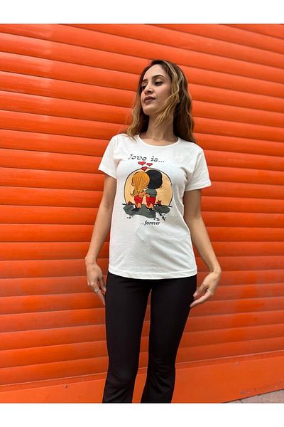Yerli Tricou tricotat semi-mutat alb cu imprimeu Love Is Forever