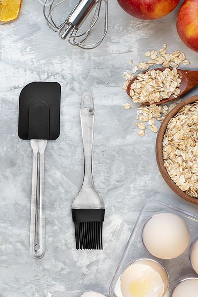 Pazarika 2 Pcs Plastic Handled Silicone Spoon - Spatula - Brush Set Black