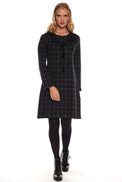 Newbutix فستان أسود طويل الأكمام من الفلانيل بنمط مربع