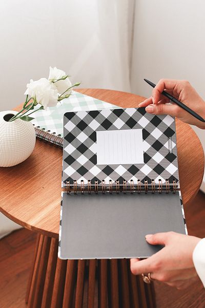 Matt Notebook A5 15x21 Cm Spiral Liniat Blocnotes Nedatat În carouri