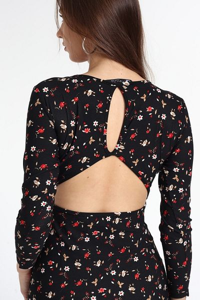 KİM Kİ O Rochie neagră de damă din crep, cu detaliu în spate