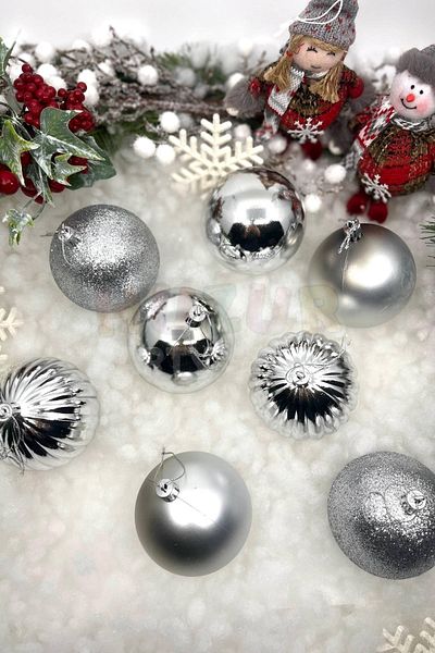 Huzur Party Store Σετ 8 Ασημί Χρώμα Cici Ball 8 εκ. Ασημί ματ γυαλιστερό ανάγλυφο γκρι ασημί Χριστουγεννιάτικο Πρωτοχρονιάτικο Στολίδι από ξύλο πεύκου