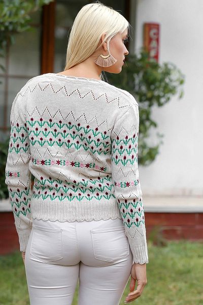 Chiccy Women's Beige V-Neck Long Sleeve Buttoned Regular Oversize Casual Acrylic Knitwear Cardigan