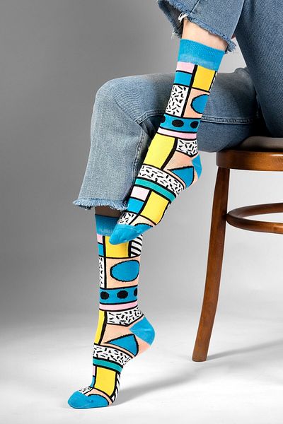 Ozy Fashion Дамски чорапи с геометричен шарен мотив