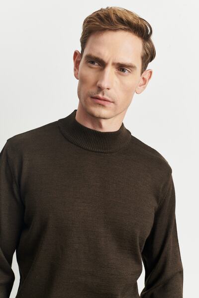 ALTINYILDIZ CLASSICS Мъжки вълнен плетен пуловер с кафява стандартна кройка и половин висока яка