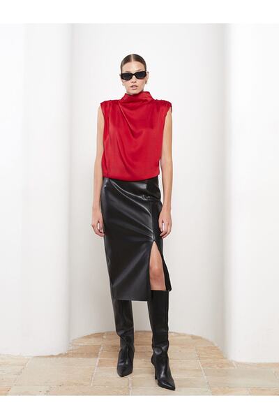 LC Waikiki Dik Yaka Düz Uzun Kollu Saten Kadın Bluz