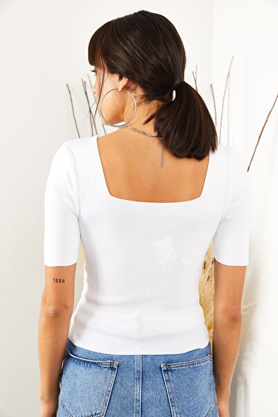 Olalook Dámská pletená halenka s čtvercovým límcem nad pasem Ecru BLZ-19001378