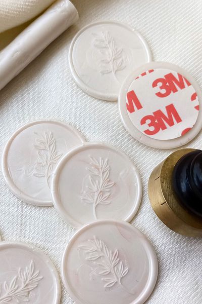 Dekorden Self Adhesive Seal - Pearl White