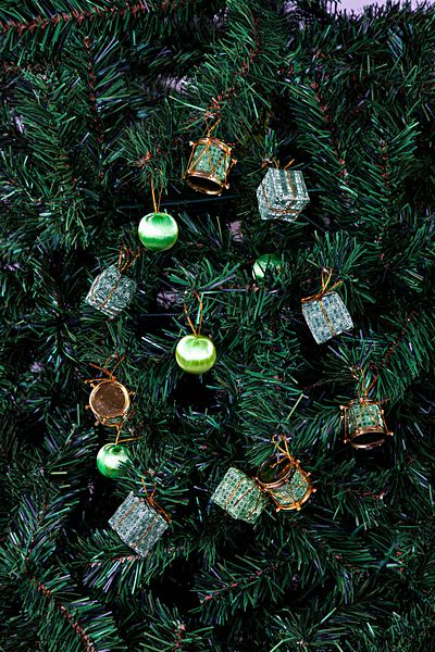 Waldern Christmas Pine Tree Ornament 3cm 13pcs Drum-pearl Ball- Gift Package