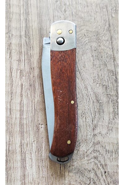 Hisar Mutfakta Düğmeli Çakı