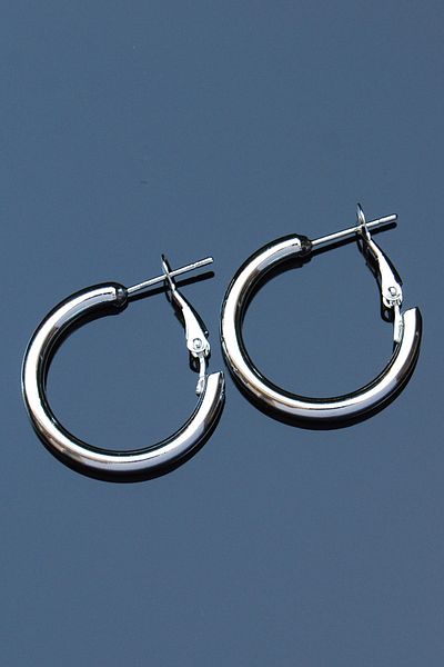 Rua Jewelry أقراط فضية اللون بمشبك دائري 3 مم 2.5 × 2.5