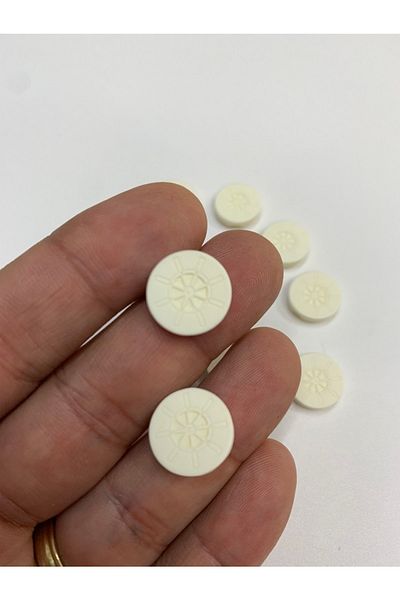 Rengarenk tuhafiye ve hobi Button Antique White Button Custom Painting 1.5x1.5cm 10 Pieces