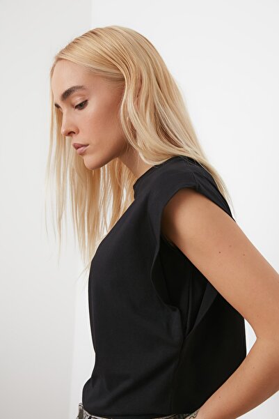 Trendyol Collection Μπλουζάκι basic, μαύρο, 100% βαμβακερό, με βάτα, στρογγυλή λαιμόκοψη, TWOSS20TS0021.