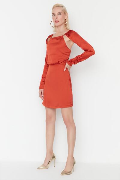 Trendyol Collection Сатенена къса елегантна канелена тъкана вечерна рокля - TPRAW23EL00168