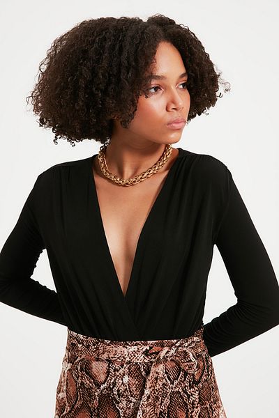 Trendyol Collection Body tricotat stretch negru, subțire și snap, guler la două piept TWOAW20BD0035
