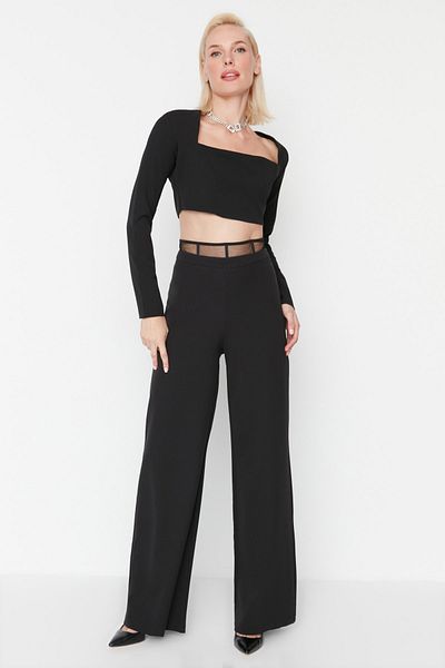 Trendyol Collection Schwarze Hose mit detaillierter Taille TPRAW23PL00021