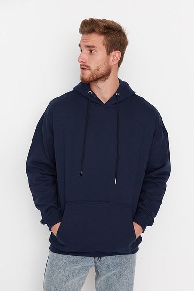 Trendyol Collection Marineblaues Fleece-Sweatshirt mit Kapuze – Übergröße, warm TMNAW23sw00344
