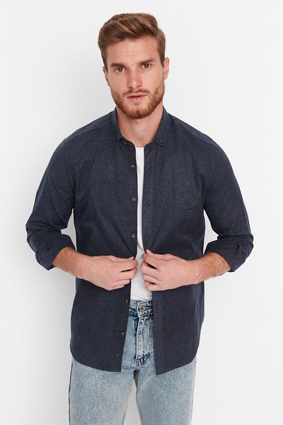 Trendyol Collection Zimní košile Slim Fit v námořnické modré - límeček TMNAW20GO0094