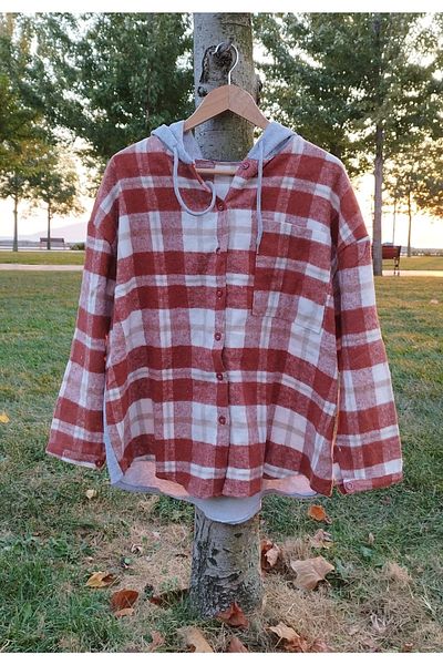 Aslında Look Cămașă de lemne extra oversize cu glugă cu model în carouri