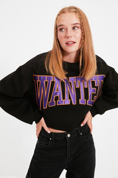 Trendyol Collection Czarna, gruba bluza z dzianiny z aplikacjami, wewnątrz TW...