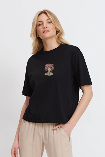 ADEGO تي شيرت نسائي من القطن مقاس كبير برقبة دائرية وطبعة أمامية سوداء من Ani...