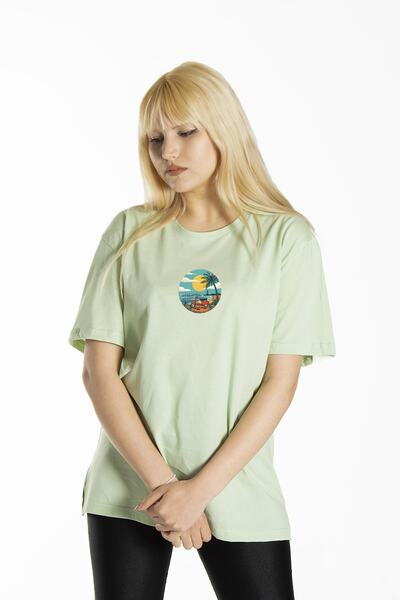 ADEGO تي شيرت نسائي قطني كبير الحجم برقبة دائرية ومطبوع بسكوتر أمامي باللون ا...