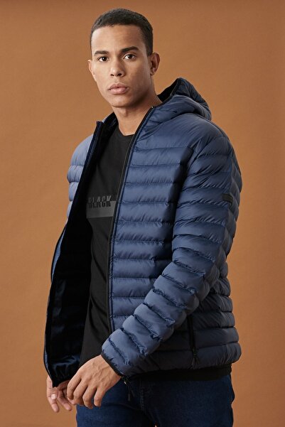 AC&Co / Altınyıldız Classics Pánský ležérní kabát v námořnické modré Standard Fit Ultra Light Proof Cold Proof