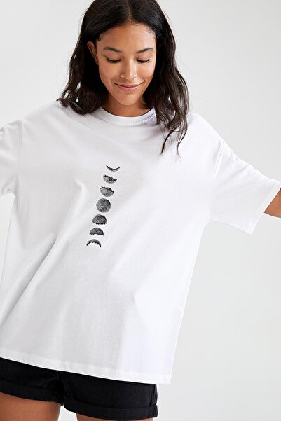 ADEGO تي شيرت نسائي من القطن مقاس كبير مطبوع عليه مراحل القمر الأبيض بياقة دا...