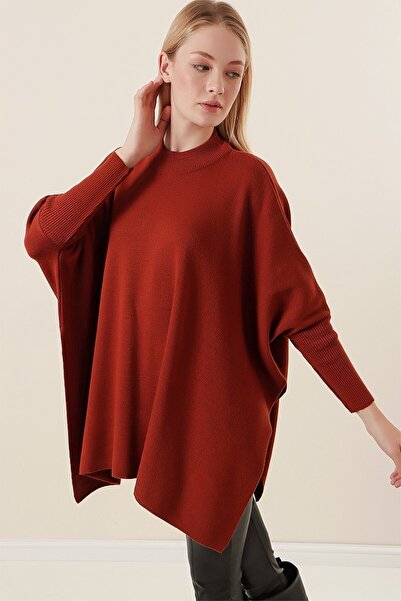 LE CARAMBOLE Women's Brick Oversize Slit Poncho Sweater