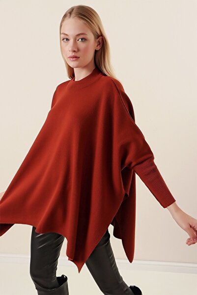 LE CARAMBOLE Kadın Kiremit Oversize Yırtmaçlı Panço Kazak