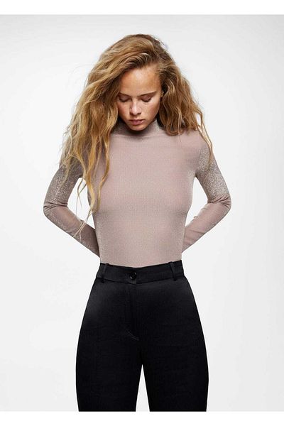 MANGO Woman Γυαλιστερό T-shirt με λαιμόκοψη