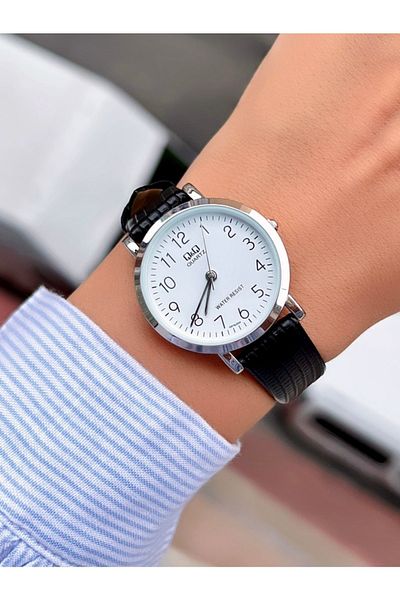 Q&Q Women's Wristwatch Leather Cord Waterproof
