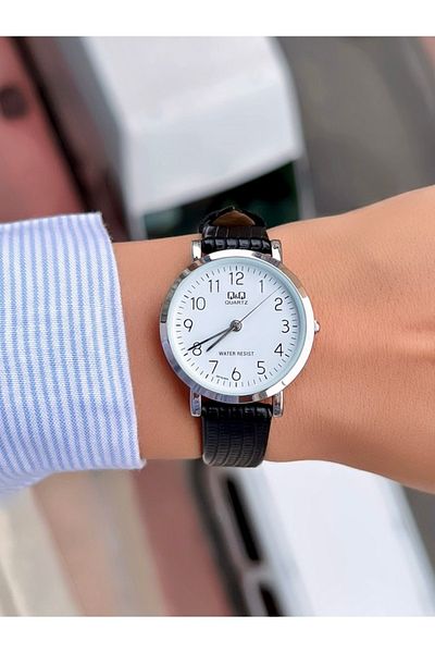 Q&Q Women's Wristwatch Leather Cord Waterproof