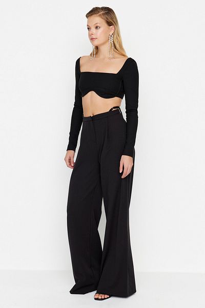 Trendyol Collection Чорні брюки з металевою пряжкою з деталями TPRAW23PL00019