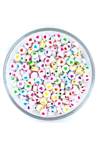 yfhobi 25 Gram - 7 Mm Beyaz Üzeri Renkli Kalp Figürlü Yassı Plastik Boncuk, (...