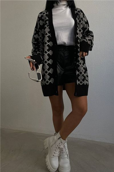 lovebox Women's Patterned Oversize Button Detailed Black Cardigan 6624