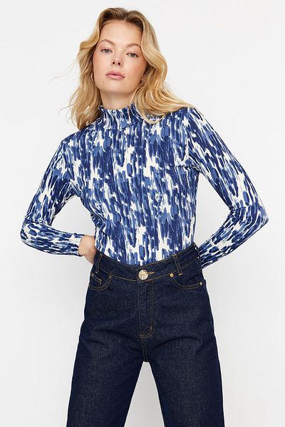 Trendyol Collection Sötétkék nyomott, magas nyakú, hosszú ujjú pulóver/texturált kötött blúz TWOAW22BZ0256