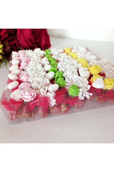 Gelincimherşey Packaged Gift Henna with 100 Mixed Roses and White Pieces and White Hearts