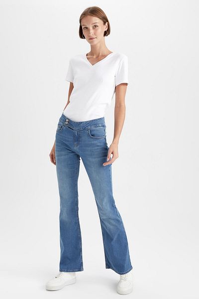DeFacto Flare Fit Jeanshose mit ausgestelltem Bein und niedriger Taille