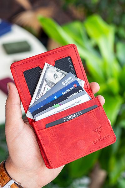 Garbalia Magnet Crazy Leather Red unisex Card Holder Wallet