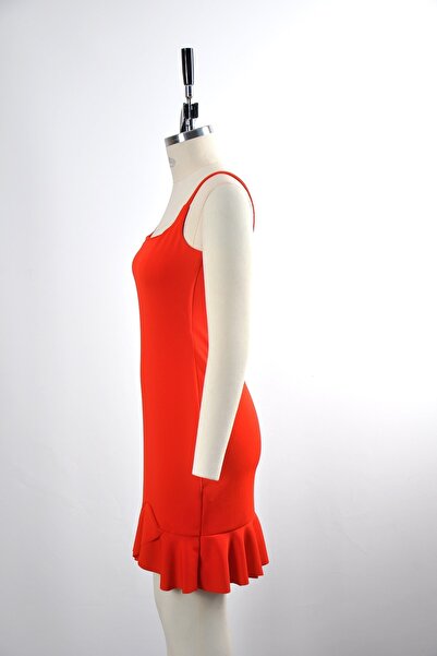 vuvutasarım Stretchy Crepe Fabric Thin Straps Red Evening Dress with Skirts and Flywheel Detail Tkn-501