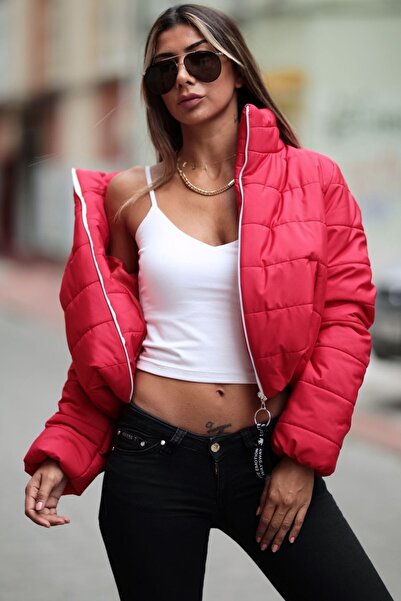 Keyifli Moda Kadın Kırmızı Dik Yaka Su Geçirmez Kısa Şişme Mont
