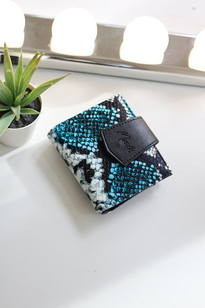 Moom Bag Portofel de damă din piele de șarpe albastră cu model