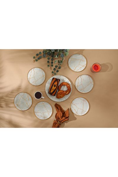 GÜRCÜGLASS Marble Pattern White Cake Plate
